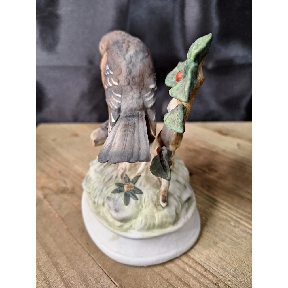 Vintage 1970s Working Gorham Porcelain Robin Music Box Figurine Hand Painted